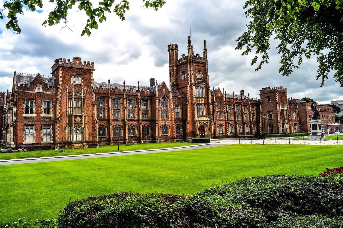 How to Choose the Right University for Studying Abroad: A Complete Guide for International Students